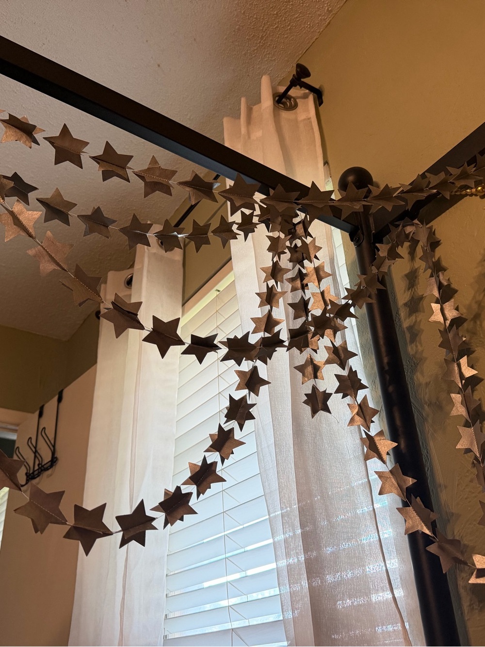 silver star garland 20ft - Picture 3 of 3